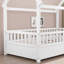 Lit simple en bois avec structure de toit de maison, garde-corps de clôture-6477773-6477770