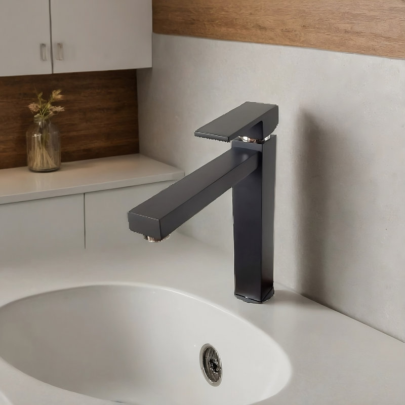 Piralla Kitchen Faucet