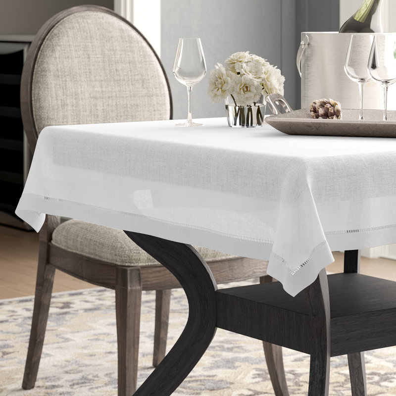 Surmatelas de table point ajouré Villalvazo, L 36 po x l 36 po, Blanc
