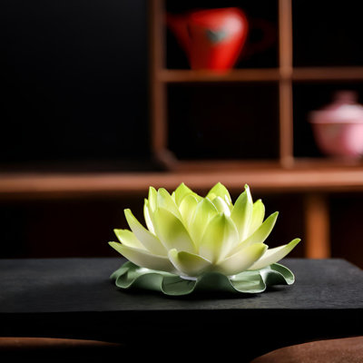 Under Glaze Lotus Artwork - Pièce maîtresse en porcelaine sophistiquée