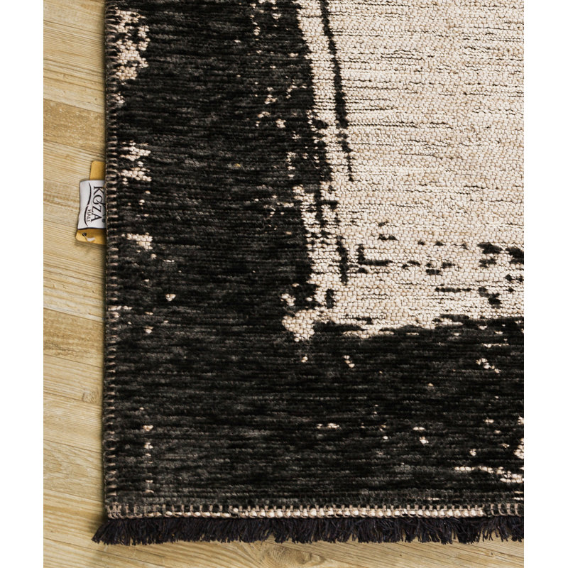 Tapis en polyester tissé à la machine Forteau en crème / noir, Rectangle 6 pi 7 po x 9 pi 6 po