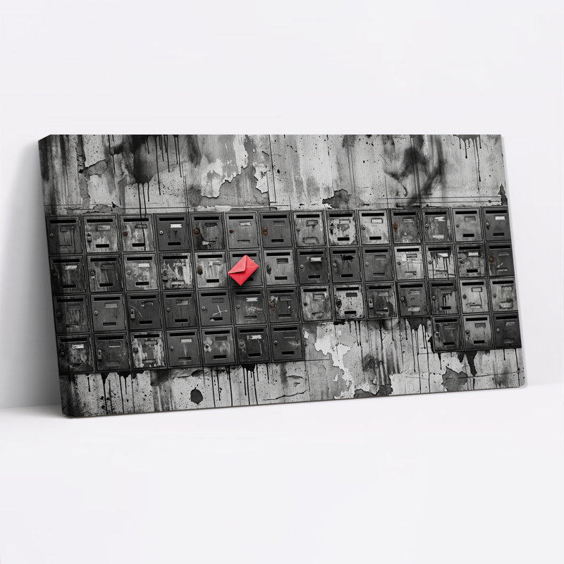 Art sur toile, enveloppe rouge en rangée de boîtes aux lettres rouillées, L 46 po x H 24 po
