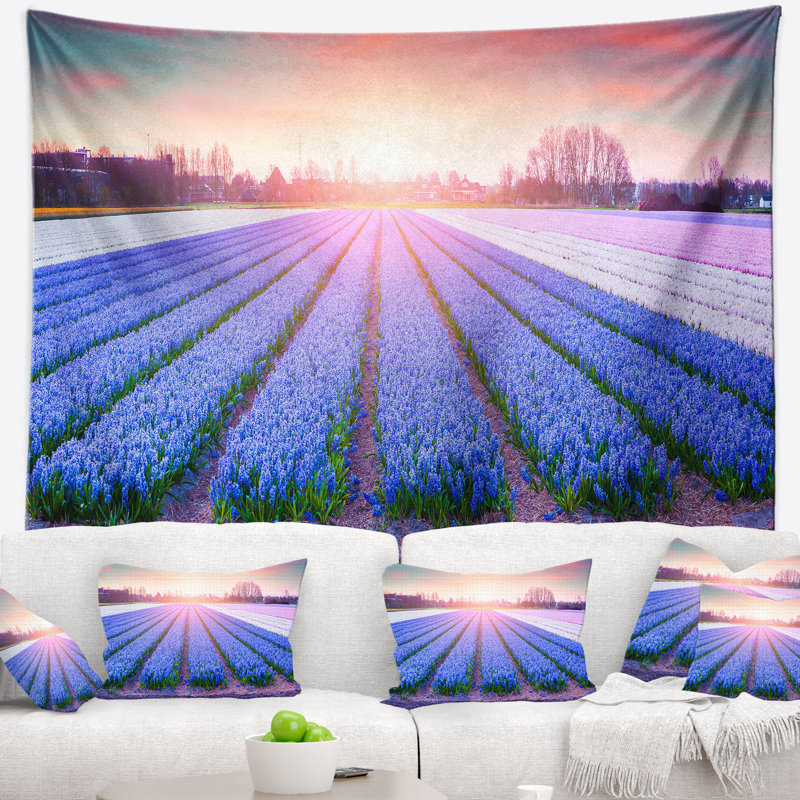 Champ abstrait de blooming hyacinth flowers tapisserie, H 50 po x l 60 po
