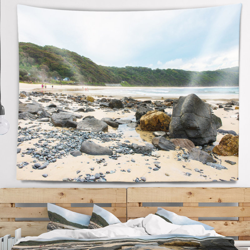 Tapisserie Seashore, jolie plage avec petits et gros rochers, H 32 po x l 39 po