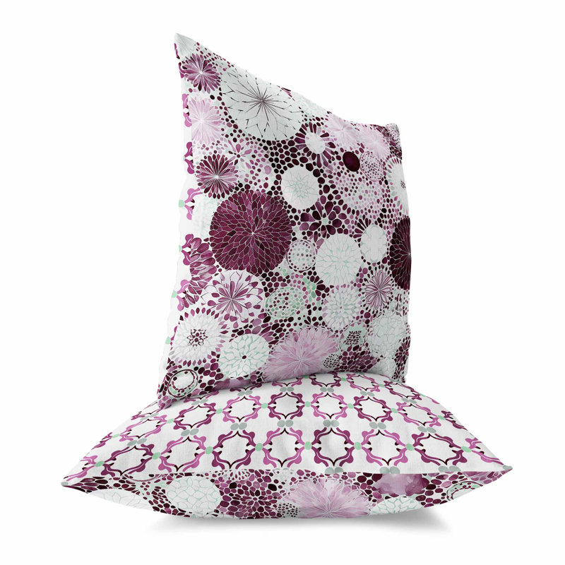 Coussin décoratif réversible intérieur / extérieur Crystal Drift, H 26 po x l 26 po, Rose / mauve floral / géométrique
