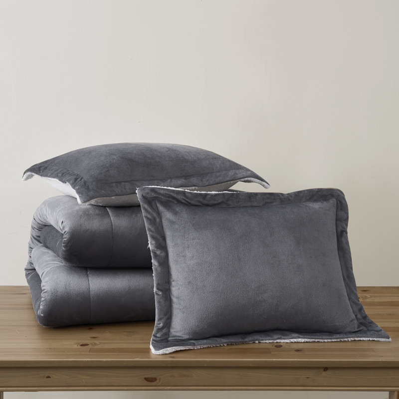 Swift Home Ultra-Plush 3-Piece Reversible Micro-Mink & Sherpa Queen Comforter Set in Pewter, Soft Warmth Winter Bedding with Matching Pillow Shams