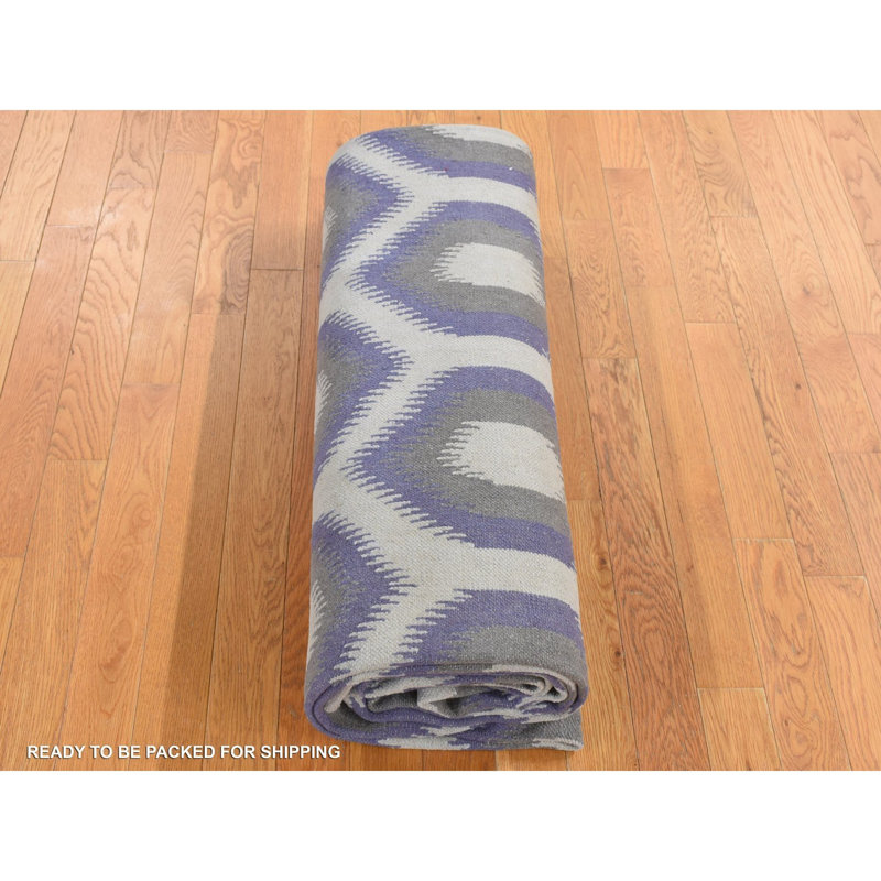 Tapis unique 8 pi 10 po x 12 pi 2 po