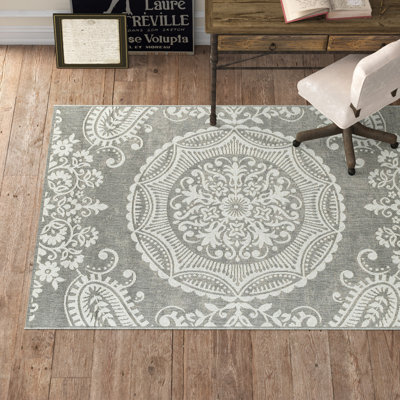 Wolfforth Floral Indoor / Outdoor Rug
