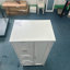 Armoire de rangement de salle de bain avec 4 tiroirs et 1 porte, organisateur de plancher autoportant en bois pour la salle de bain, armoire de rangement étroite pour les petits espaces, entrée, salon ou couloir, blanc