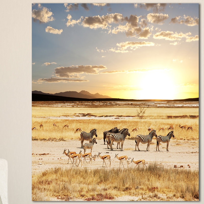 Zèbres et antilopes en Afrique, reproduction de photo sur toile tendue, H 40 po x l 30 po x P 1 po