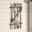 Décoration murale en bois à rayures et à rayures avec accents bleus discrets-1353666131