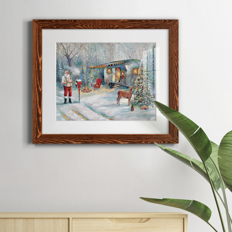 «Santa's Hideaway» par J Paul - reproduction d'art sur papier encadrée, H 20 po x l 17 po x P 1,5 po, Papier encadré érable