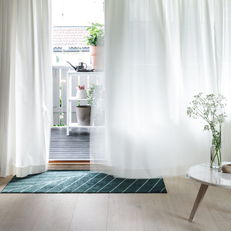 Eine Noon, 32" W x 57" L
