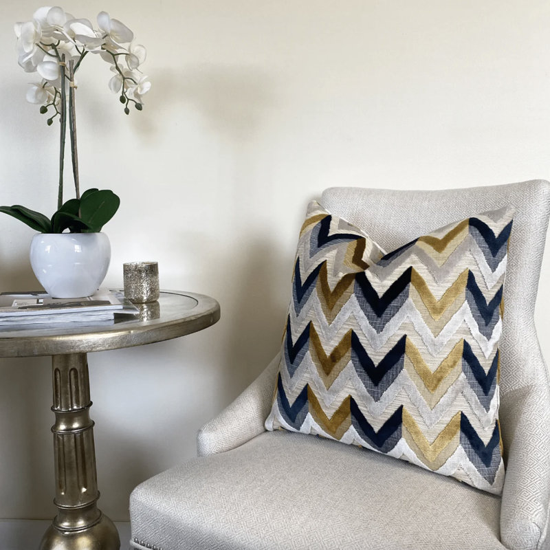Housse de coussin en velours à chevrons, H 20 po x l 20 po, Gold Chevron