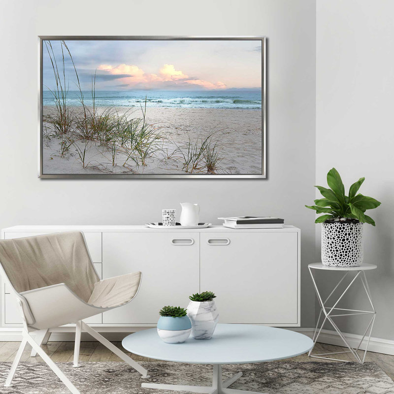 Beach Driftwood par Nan - photographie, H 21,5 po x l 33,5 po, Reproduction avec cadre flottant, Argent argent