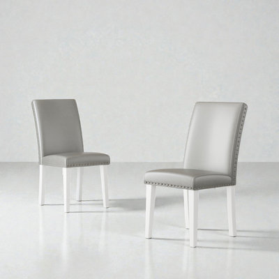 Ensemble de 2 chaises de salle à manger rembourrées à dossier haut avec garniture cloutée