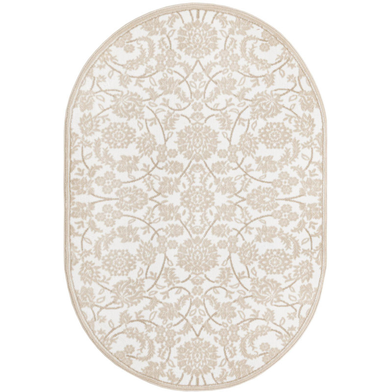 Tapis traditionnel Emigdio couleur nuage, Ovale 4 pi 1 po x 6 pi 1 po