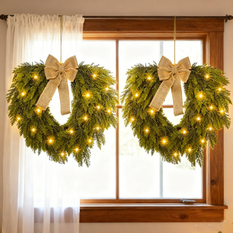 2 pièces couronne de Noël en pin de 20 po Norfolk pour porte d'entrée Couronne de cèdre artificielle verte pré-éclairée avec arc pour porte de Noël, mur, fenêtre, décoration de manteau