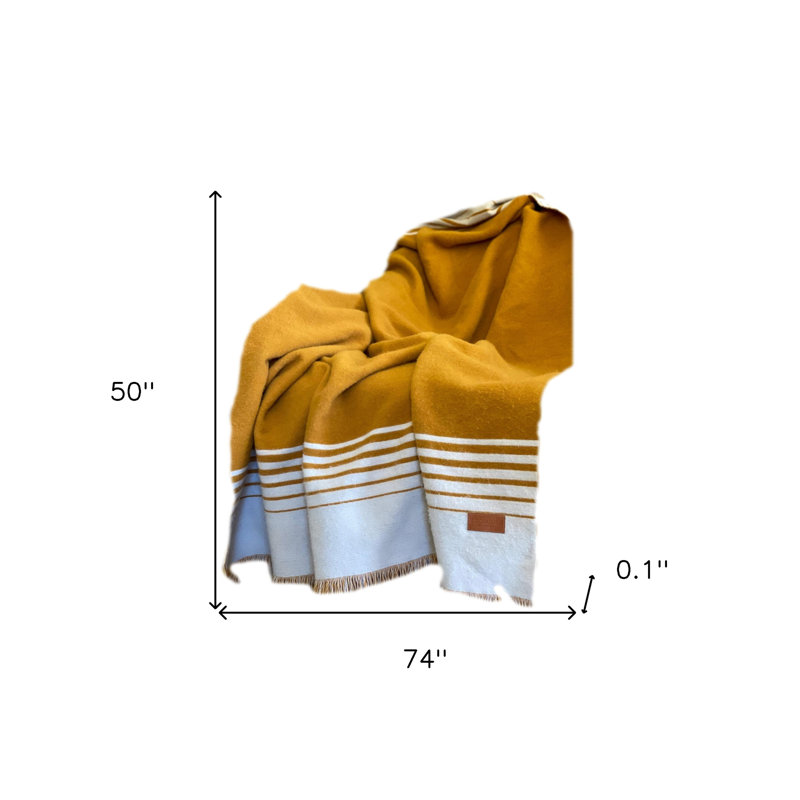 Jeté rayé en microfibre doré et ivoire avec frange