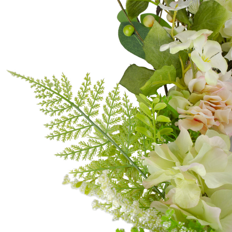 Couronne florale d'hortensias et de fougères printanières à baies vertes et roses 28 po