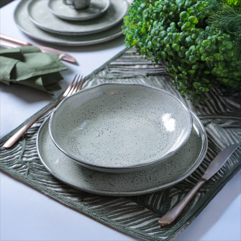 Assiette plate en grès de 10,8 po Pistache
