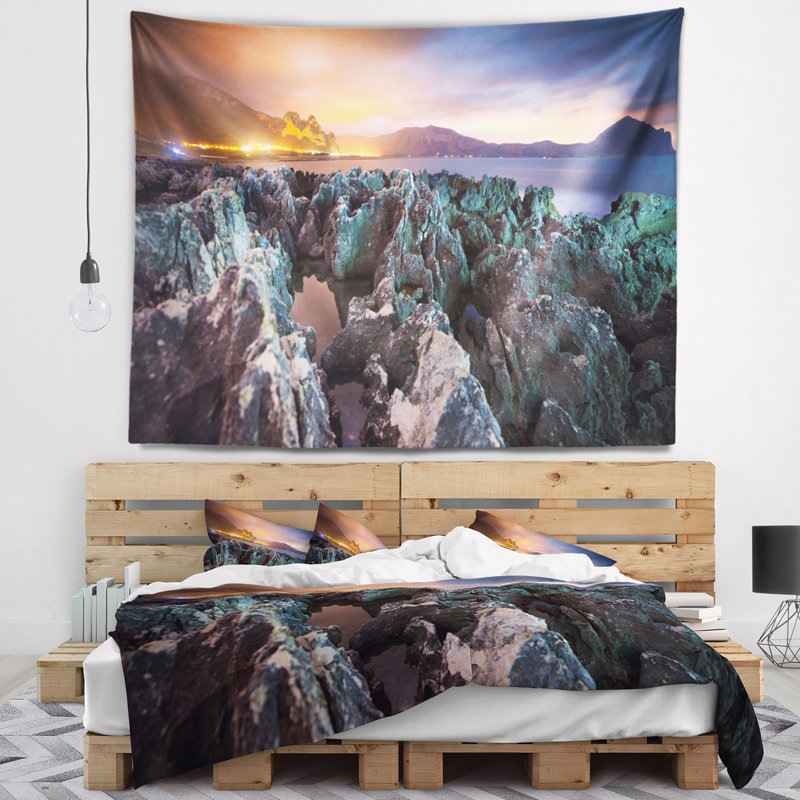 Paysage, belle vue nocturne de la tapisserie côtière, H 78 po x l 92 po