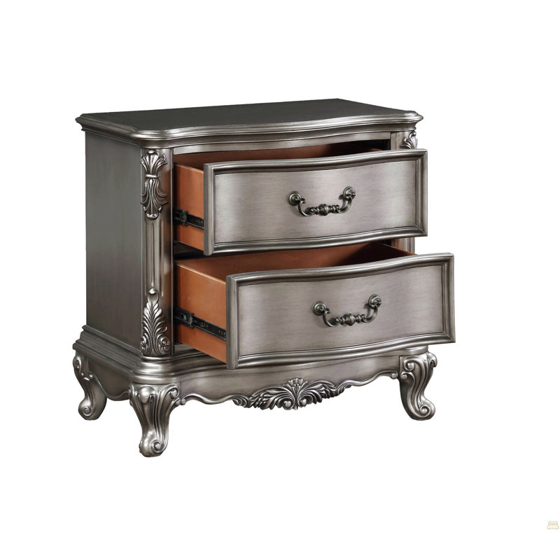Table de chevet, Argent antique