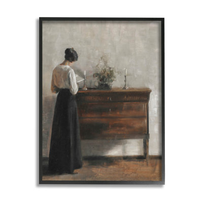 Femme classique en robe lisant une estampe numérique avec lettres et lignes