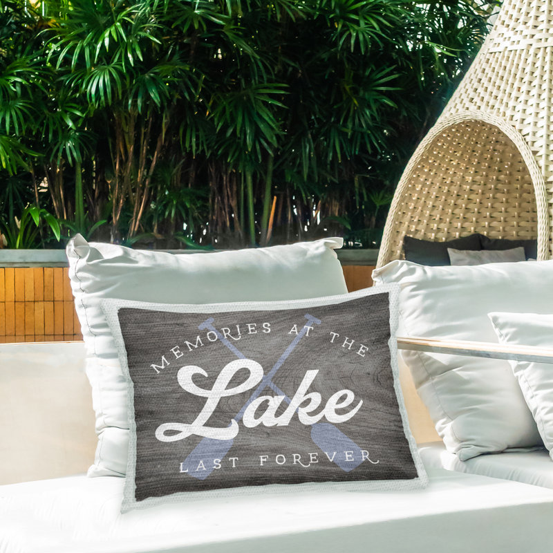Coussin d'extérieur imprimé Lake Memories par Lil 'Rue