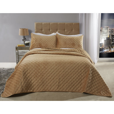 Kacie Polyester Bedspread with Pillow Shams Included