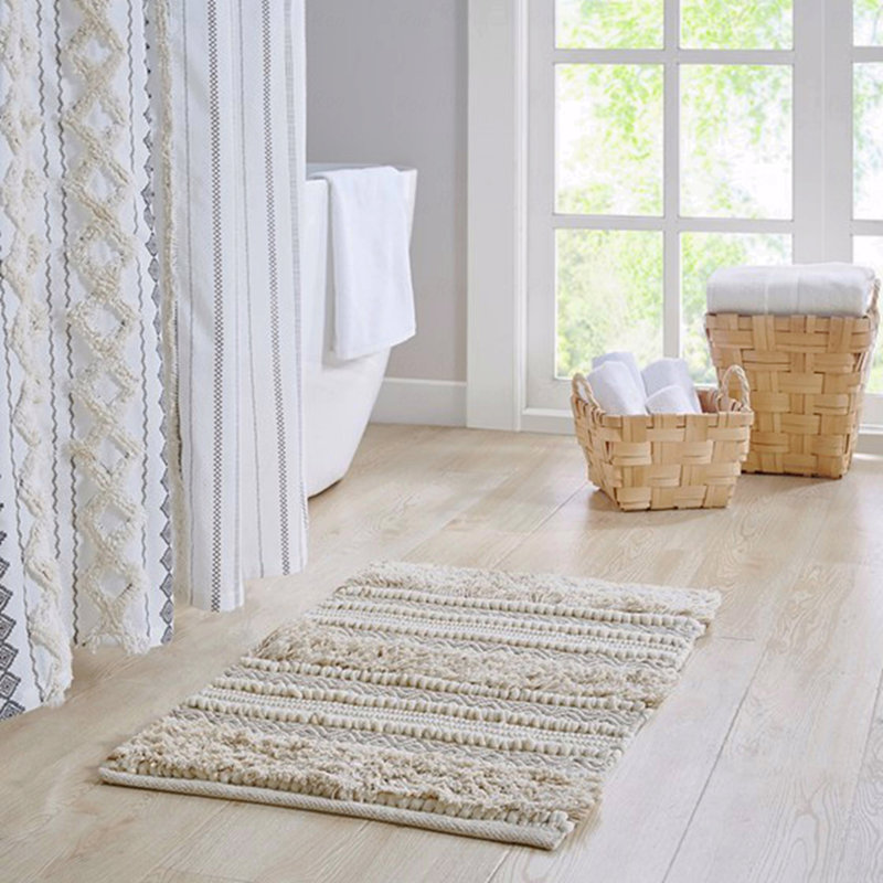 Tapis de bain tissé à rayures texturées 22 po x 58 po