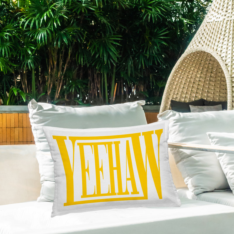 Coussin extérieur Yeehaw Rodeo Word par Grace Popp