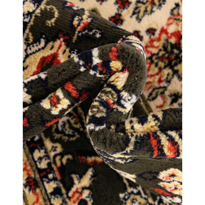 Tapis vert à motif floral Hanan, Vert, Demi-cercle 3 pi 1 po x 6 pi 1 po