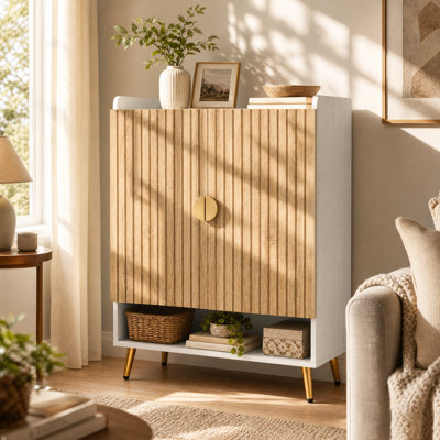 Armoire à chaussures avec tablettes réglables et portes