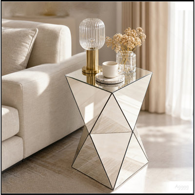 Table d'appoint géométrique à miroir Champagne, table de bout d'appoint Modern Luxe, table de chevet décorative à miroir réfléchissant pour le salon, la chambre à coucher et le canapé