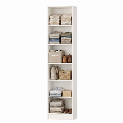 Système de placard avec tablettes ouvertes