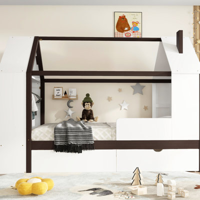 Lit simple en bois massif avec tiroirs et tablettes de rangement, blanc et ludique, fonctionnel et attrayant