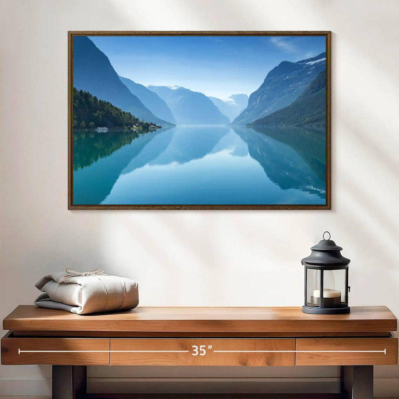 Vue du lac Lovatnet, 25 po x 17 po, Cadre flottant en noyer
