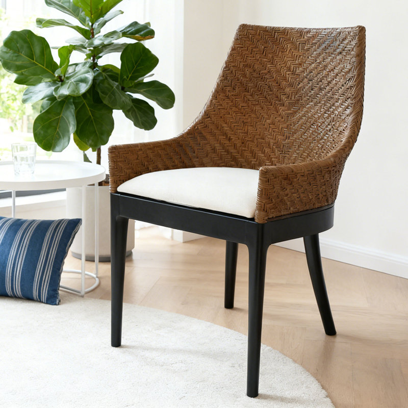 Fauteuil d'appoint rembourré à la main avec pieds en bois massif