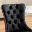 Chaises de salle à manger classiques de luxe, revêtues de PU et de velours, pieds en bois avec garniture cloutée, ensemble de 2, noir et bordeaux, SW2101BW. Chaises hautes modernes (lot de 2), revêtues.