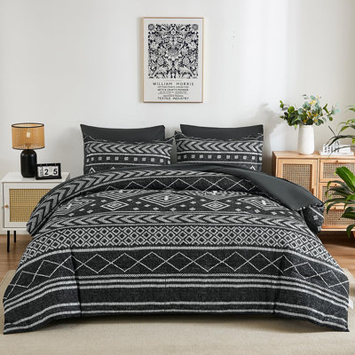 7-Piece Reversible Boho Aztec Bed in a Bag Lightweight Soft Comforter Set with Sheets Pillowcases & Shams