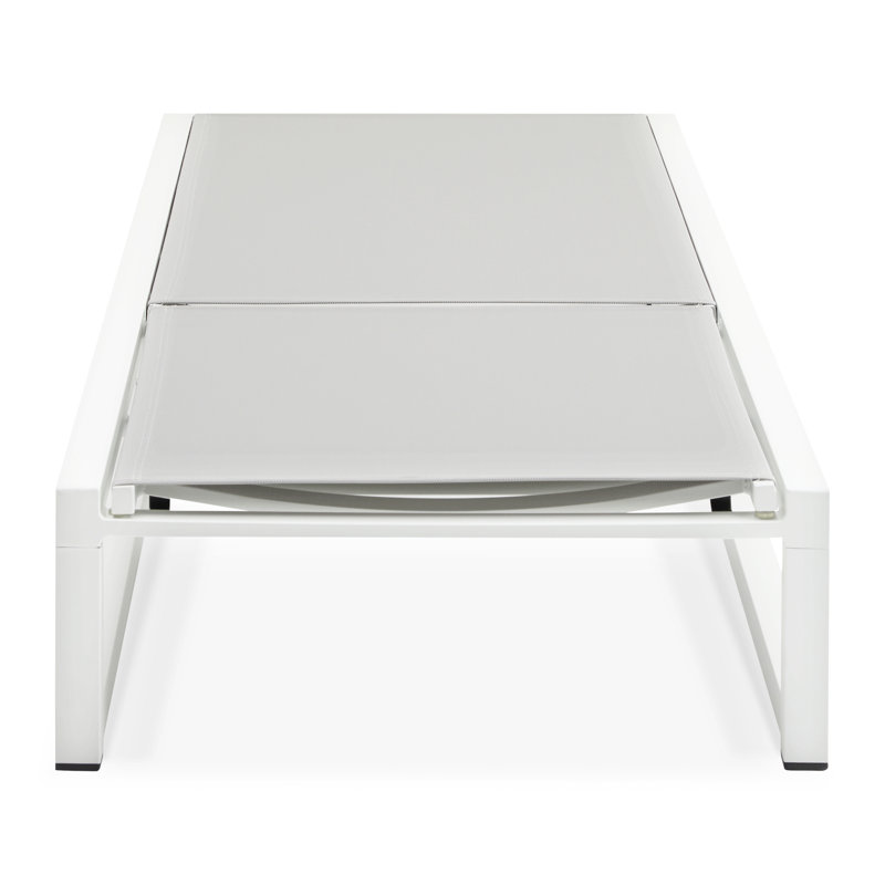 Chaise longue d'extérieur avec 5 positions réglables, structure en aluminium blanc et filet gris, plate à 180 °, peu encombrante, pour divers loisirs, temps respirant, jardin près de la piscine
