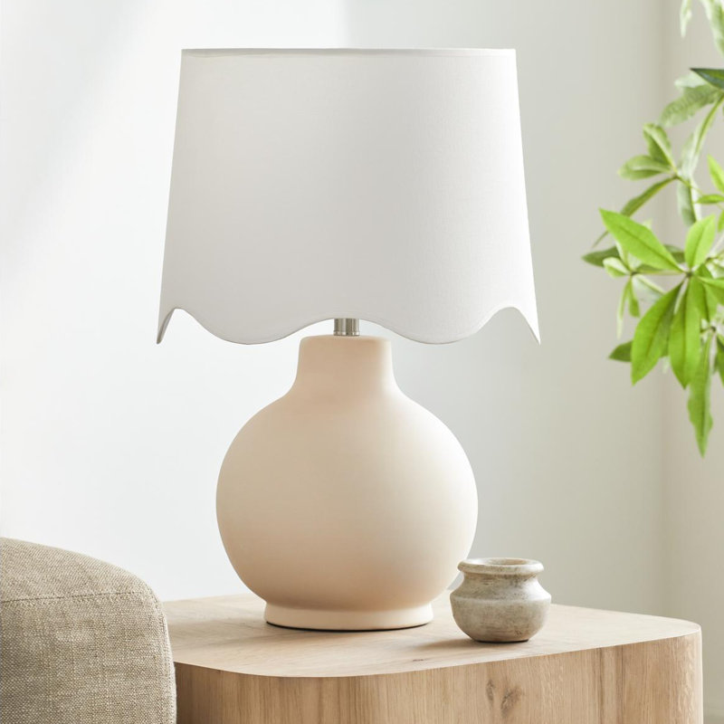Lampe de table Canvey Maura, Crème, crème, Blanc, H 22 po x l 15 po x P 15 po