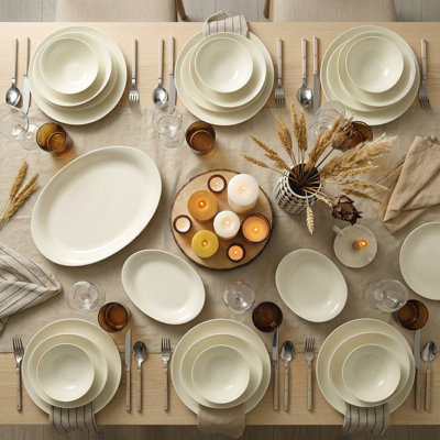 Modern Sculptural Cream Porcelain Dinnerware Set (26-Piece Service for 6)
