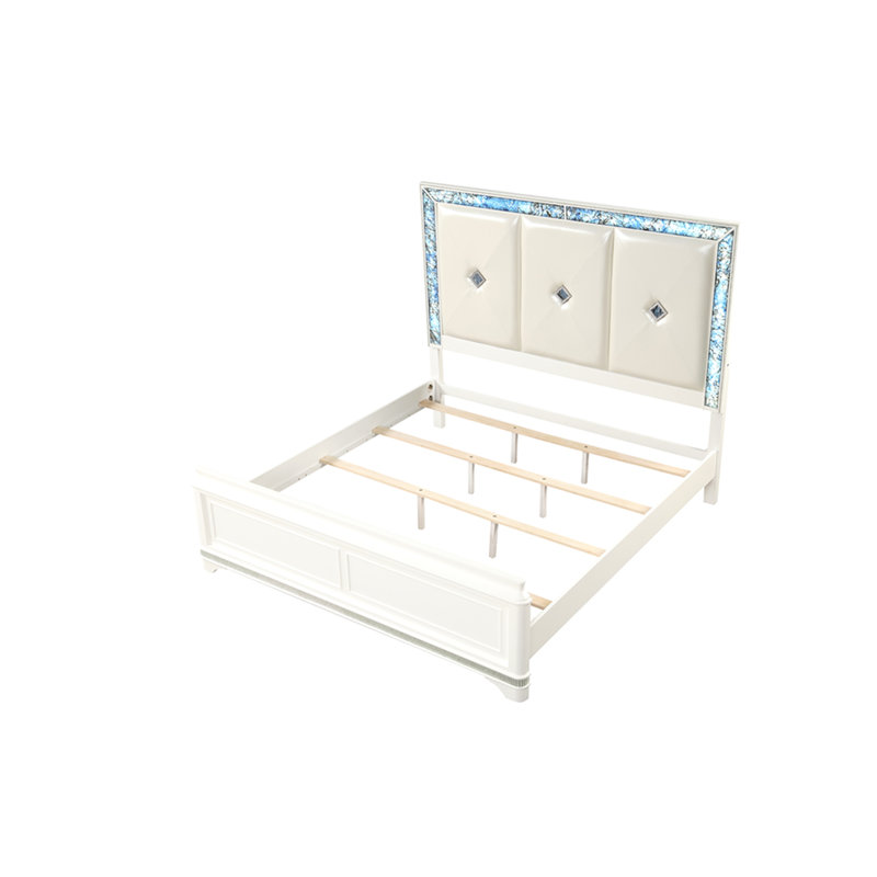 Grand lit tapissier en bois, lumières DEL et décorations en cristal