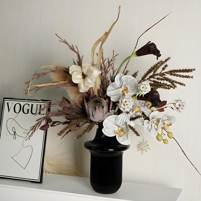 Ornements de fleurs simulées