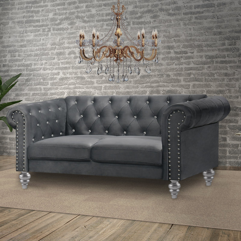 Causeuse Chesterfield 62,4 po Shondra, Velours gris velours