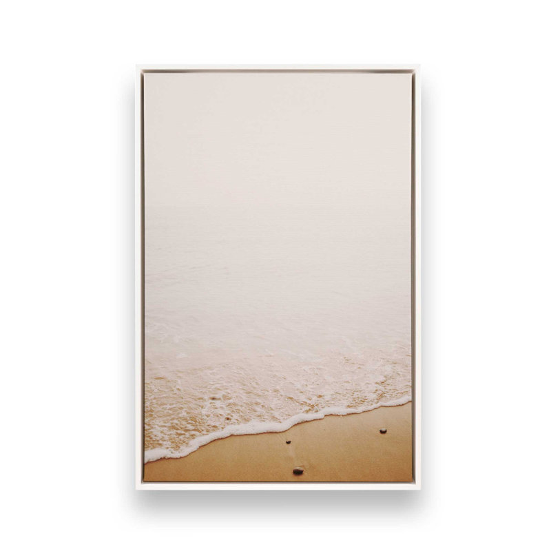 «Gentle Beach Tides», reproduction sur toile, Cadre flottant blanc opaque, H 48,75 po x l 32,75 po x P 1,75 po