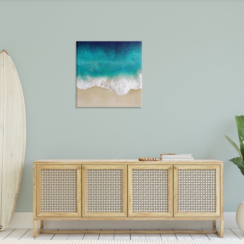 Vue aérienne d'une marée bleue tropicale à la plage par Maggie Olsen - reproduction de photo, H 30 po x l 30 po