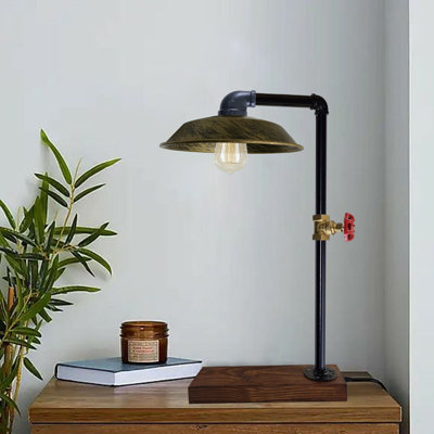 Kunigunde Metal Desk Lamp